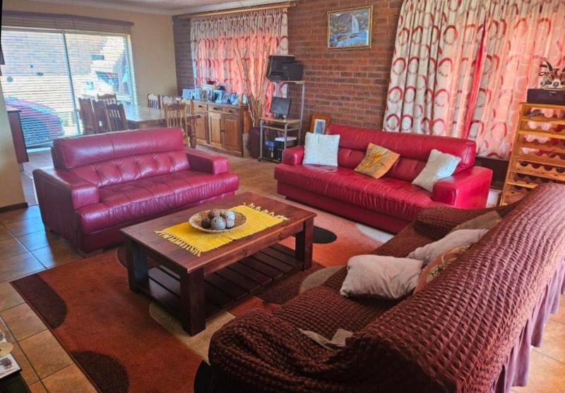 3 Bedroom Property for Sale in Heiderand Western Cape
